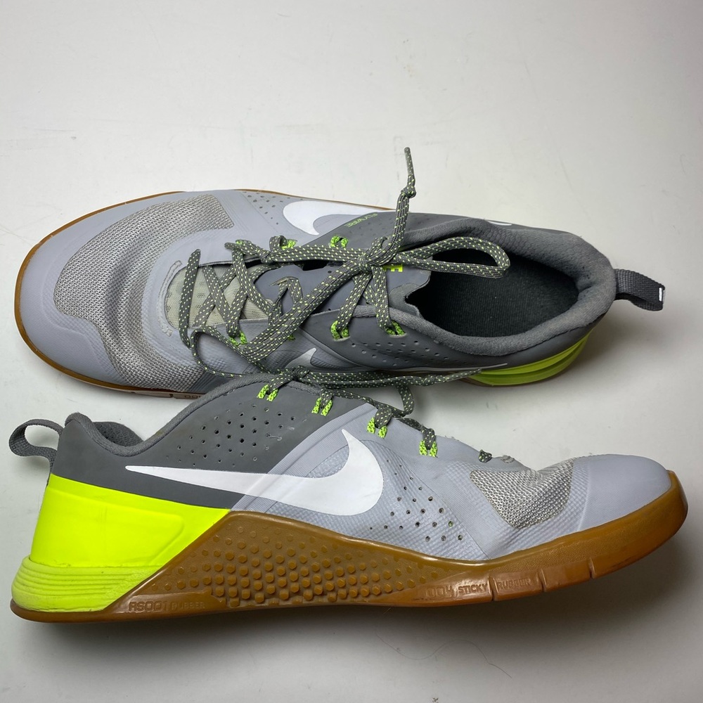 EUC Nike Metcon 1 Men US 12 Wolf Grey Volt Cool Grey Running Shoes 704688-017 C6 - Picture 2 of 8
